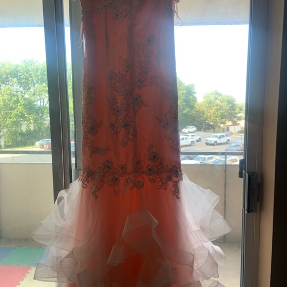 Peach gown size 12 - Picture 3 of 3